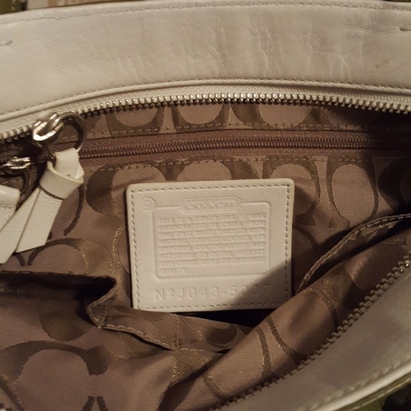 Vintage Coach Suede Handbag with white tassel - Picture 4 of 6